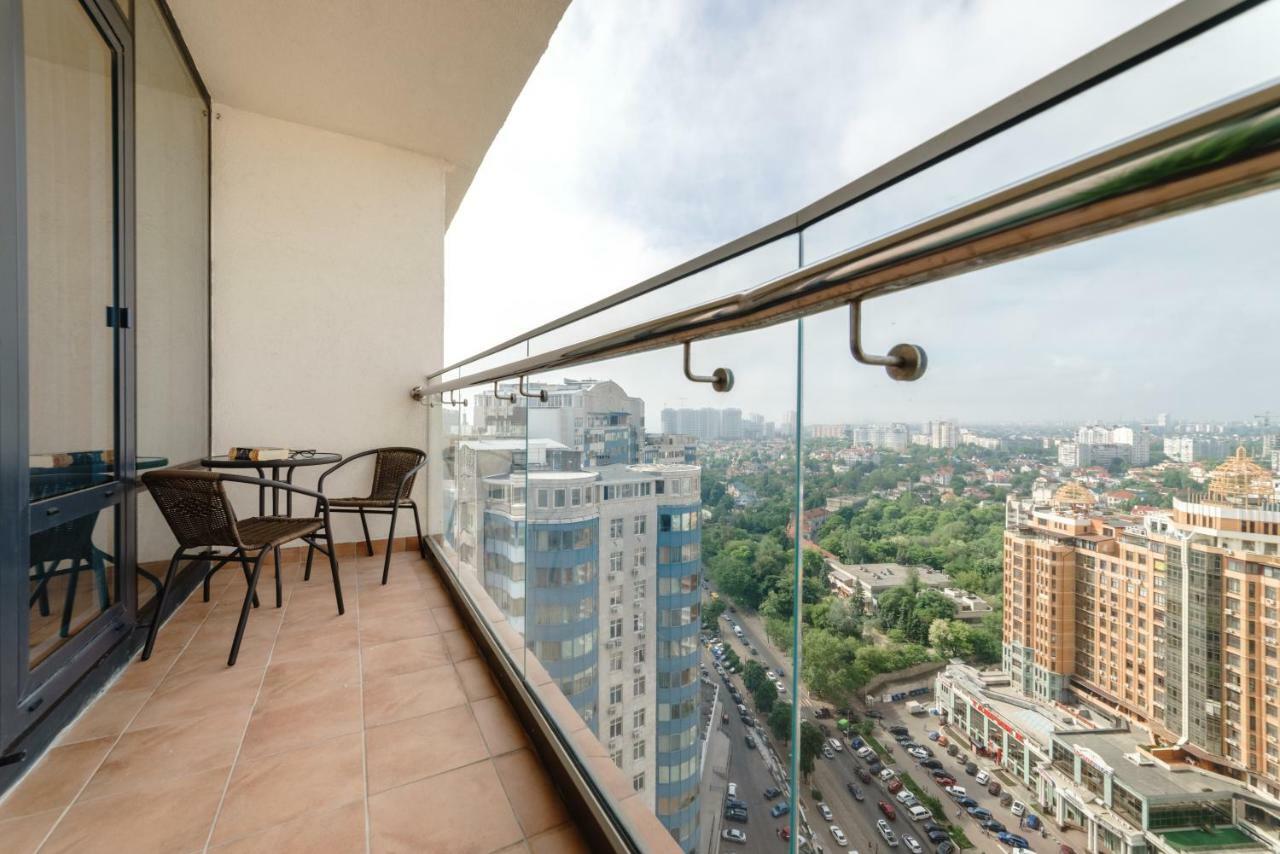 Arcadia Stylish Apartment Big Terrace! Odesa Exterior photo