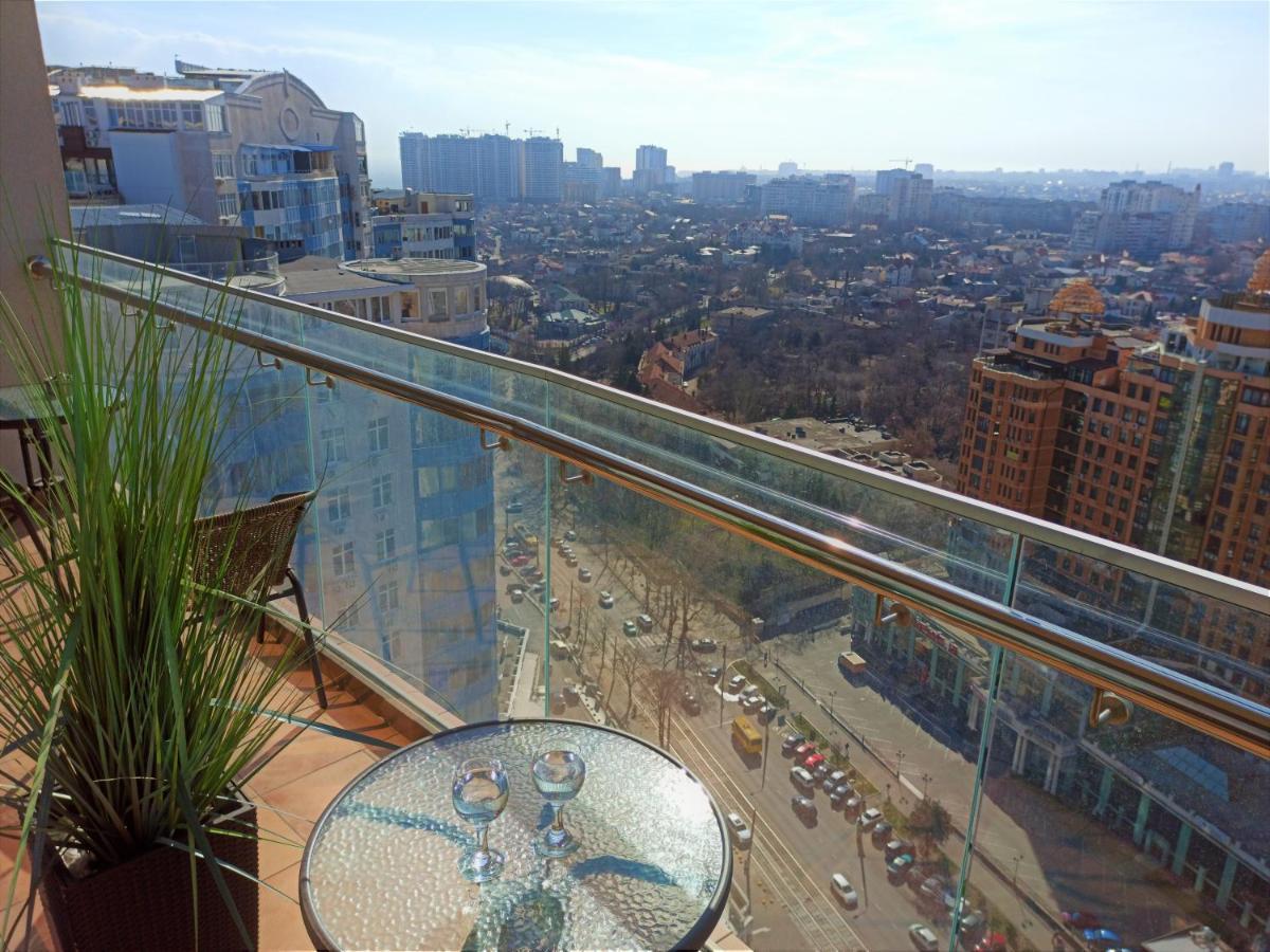 Arcadia Stylish Apartment Big Terrace! Odesa Exterior photo